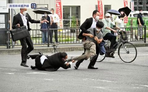 日本警方：已逮捕枪击安倍晋三的嫌疑人山上徹也