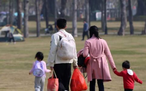 国家卫健委：婴幼儿无人照料是阻碍生育首要因素