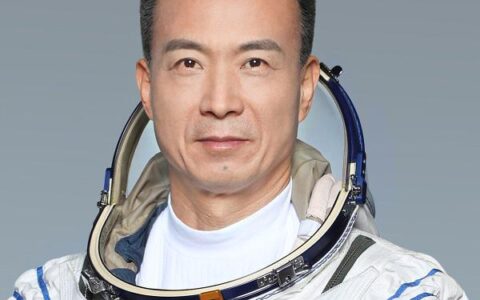 神十五航天员乘组名单公布：费俊龙、邓清明、张陆